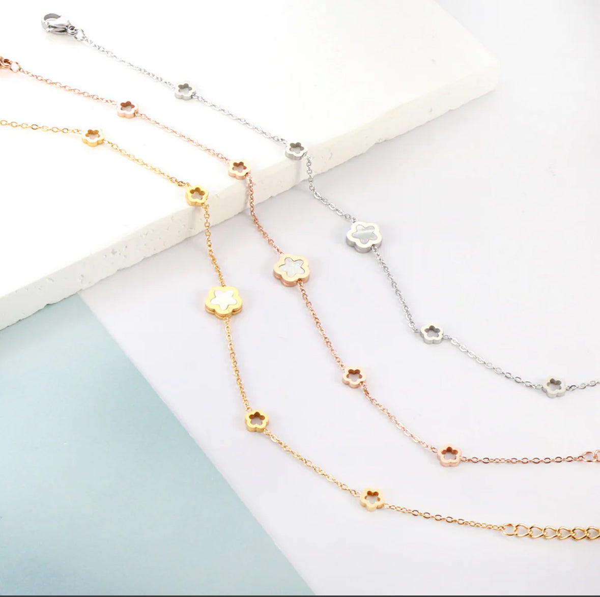 Peach Blossoms Hollow+A White Shell Peach Blossom Bracelet Stainless steel +18K Gold Plated